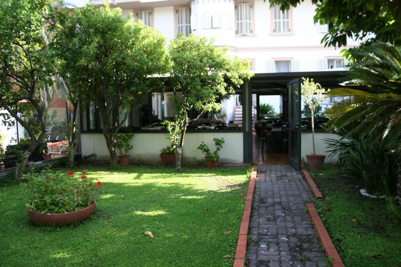 Hotel Rosalia Bordighera Esterno foto