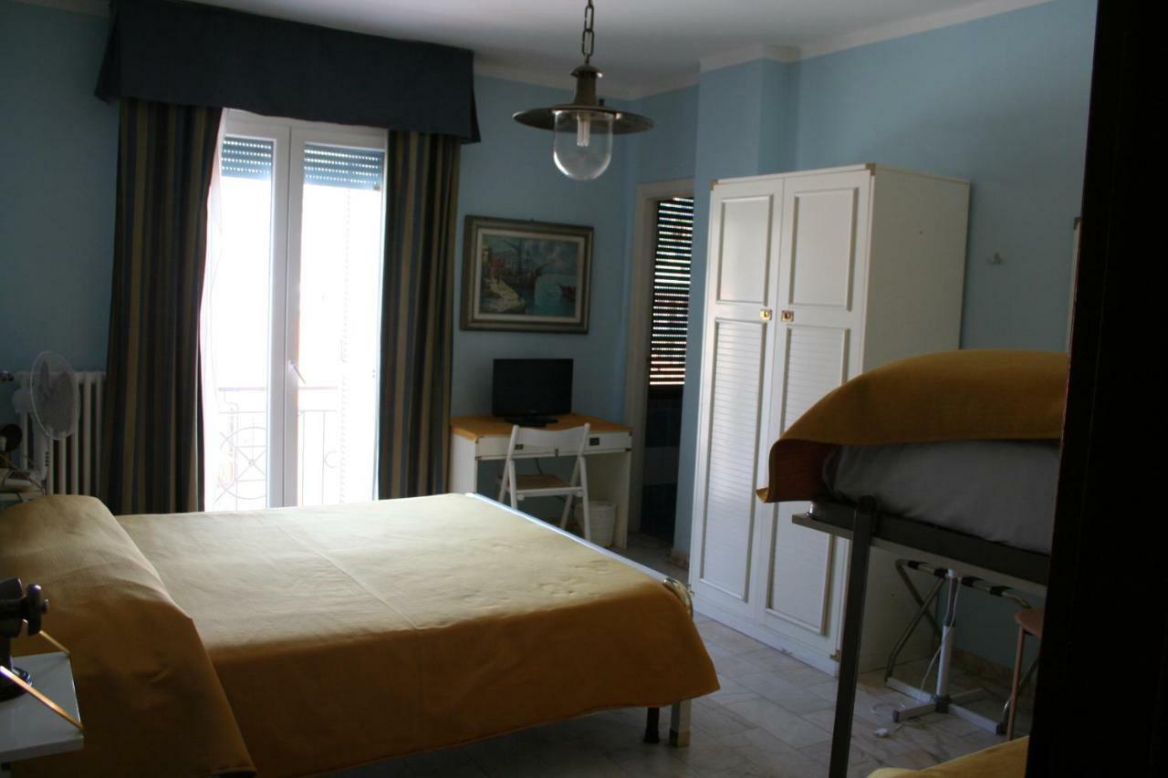 Hotel Rosalia Bordighera Esterno foto