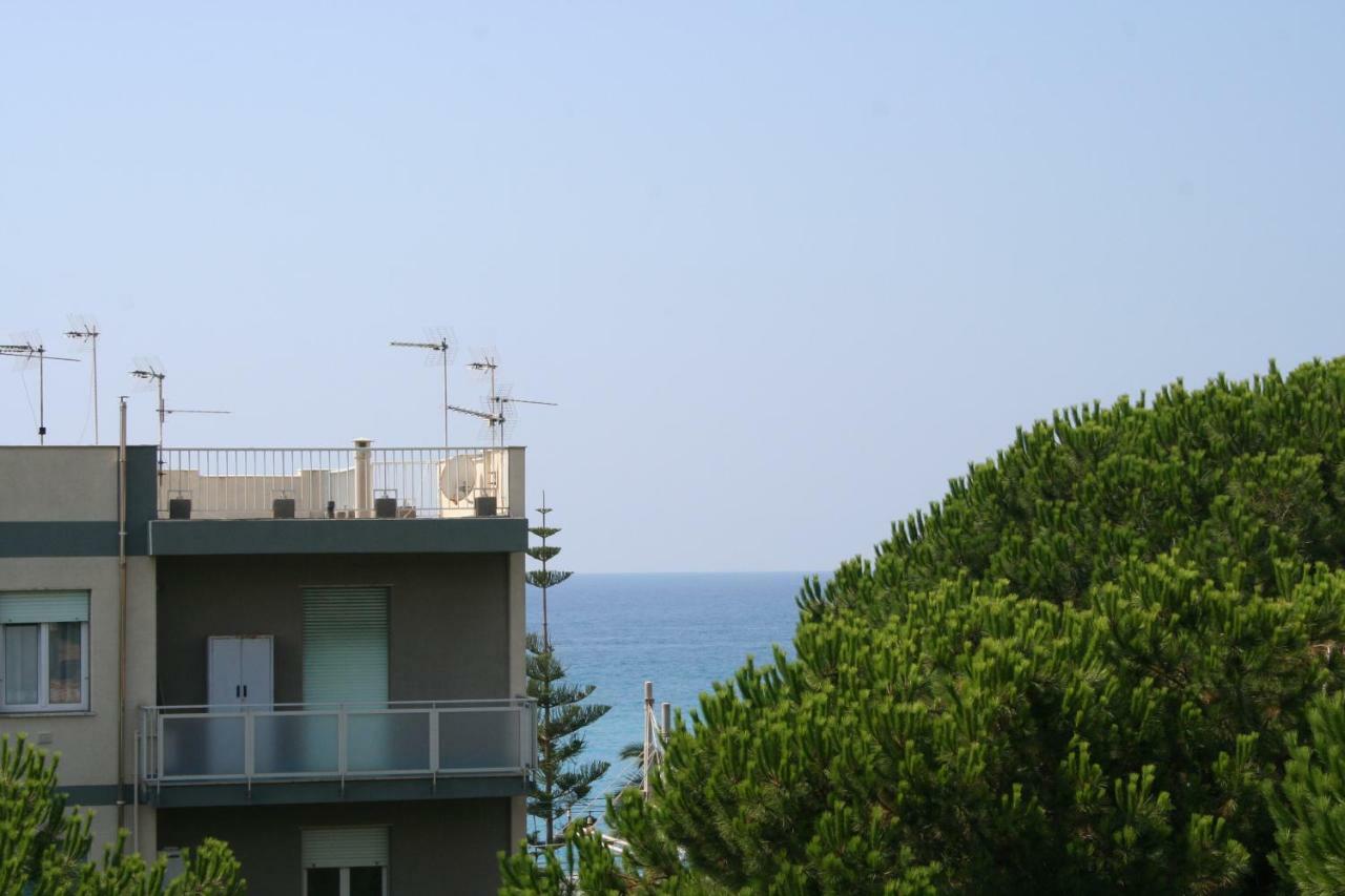 Hotel Rosalia Bordighera Esterno foto
