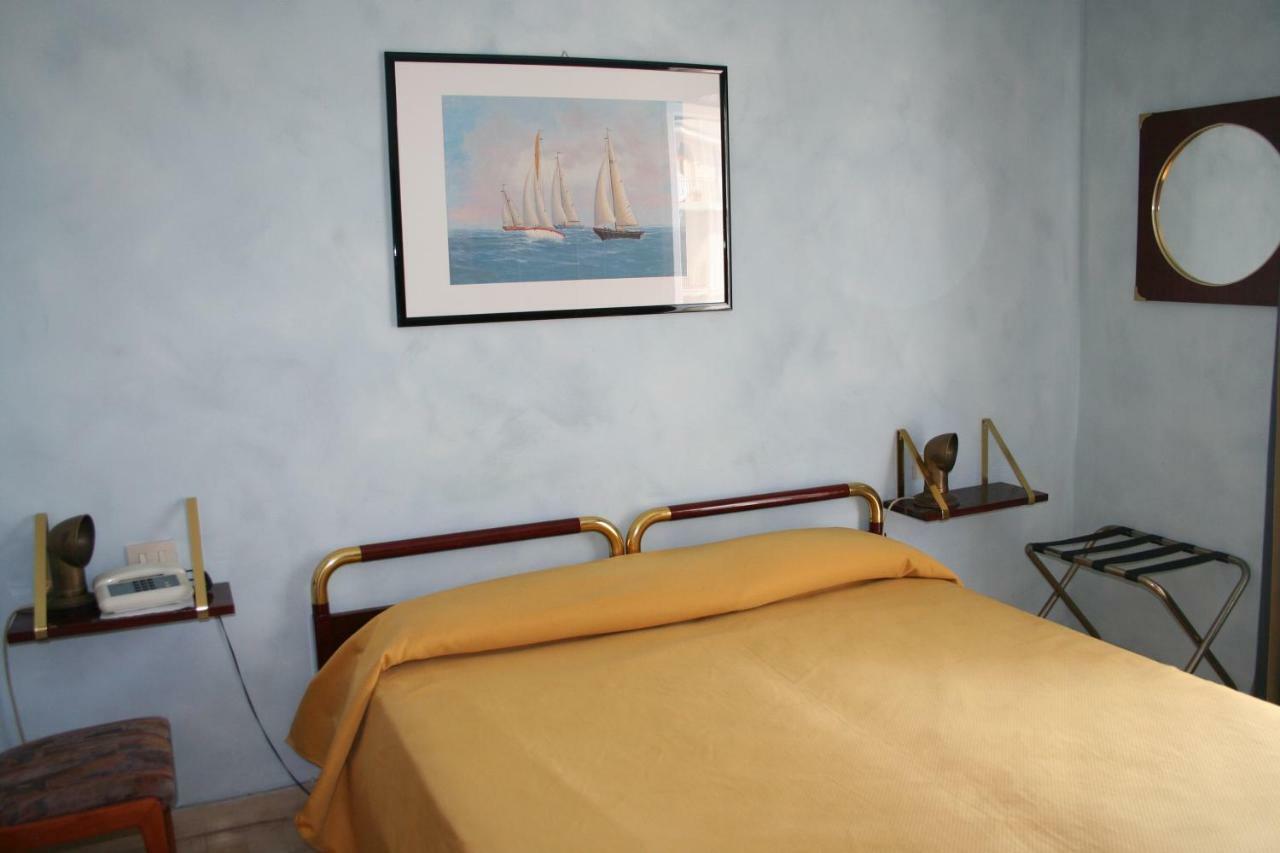 Hotel Rosalia Bordighera Esterno foto