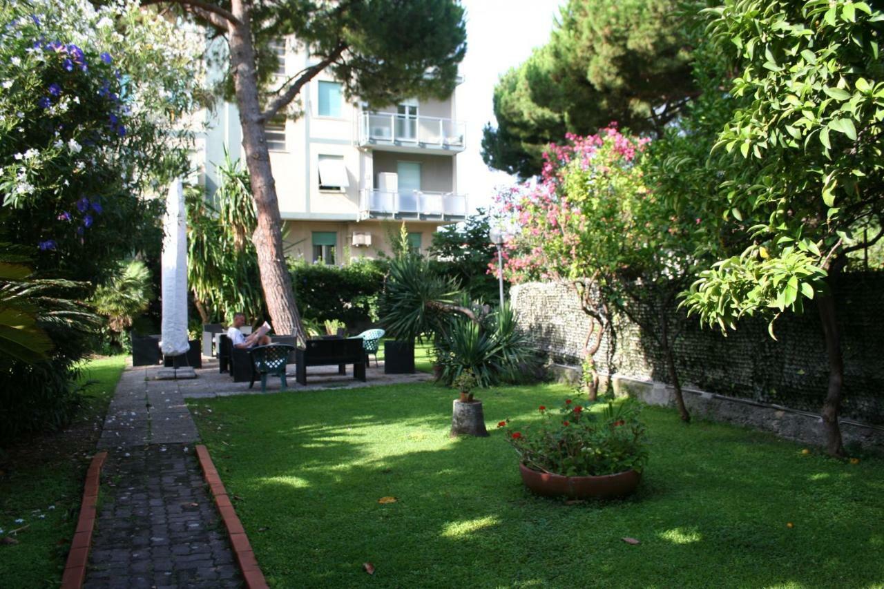 Hotel Rosalia Bordighera Esterno foto